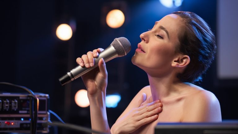 control voice while singing